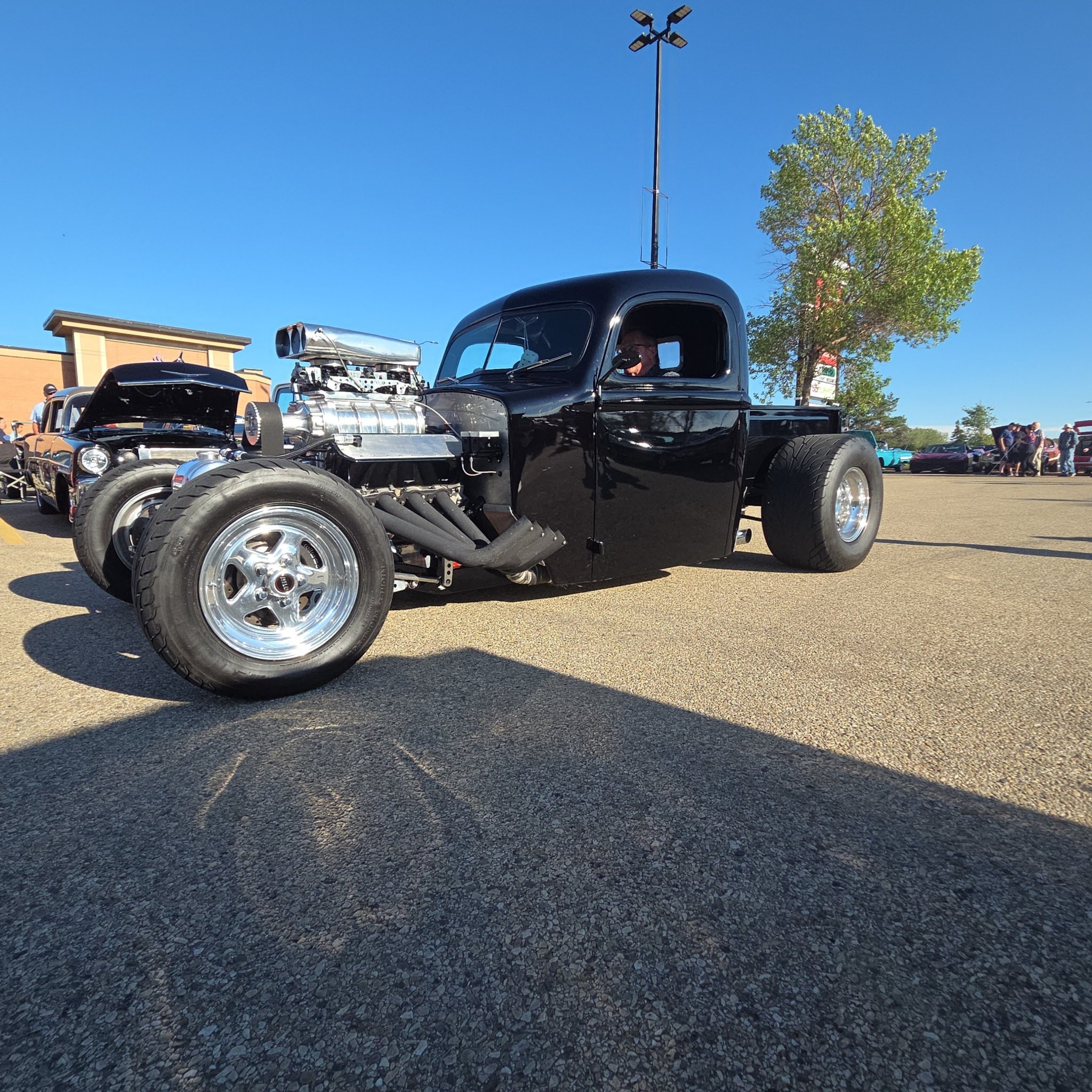 1948 Ford F-1 (Rat Rod Custom)