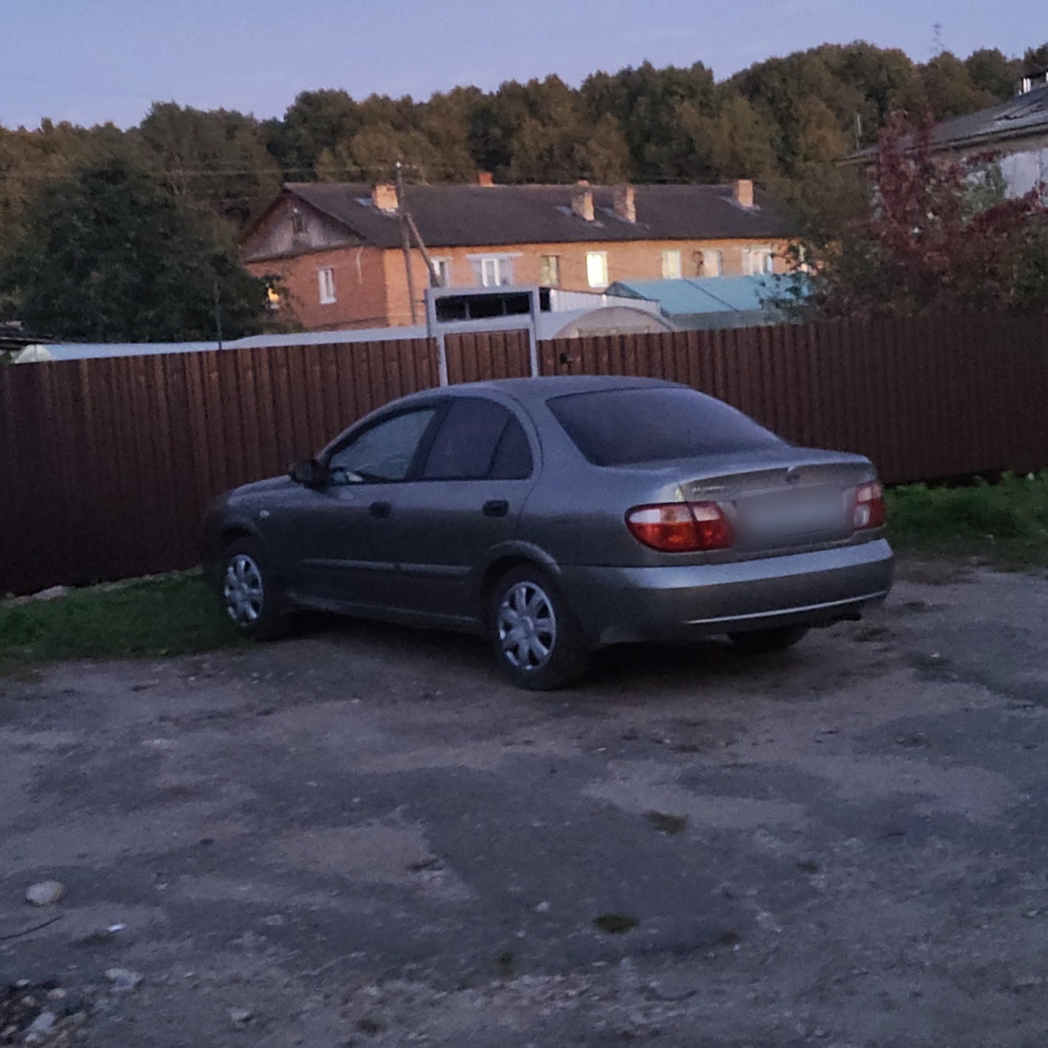 2000 Nissan Almera (N16)