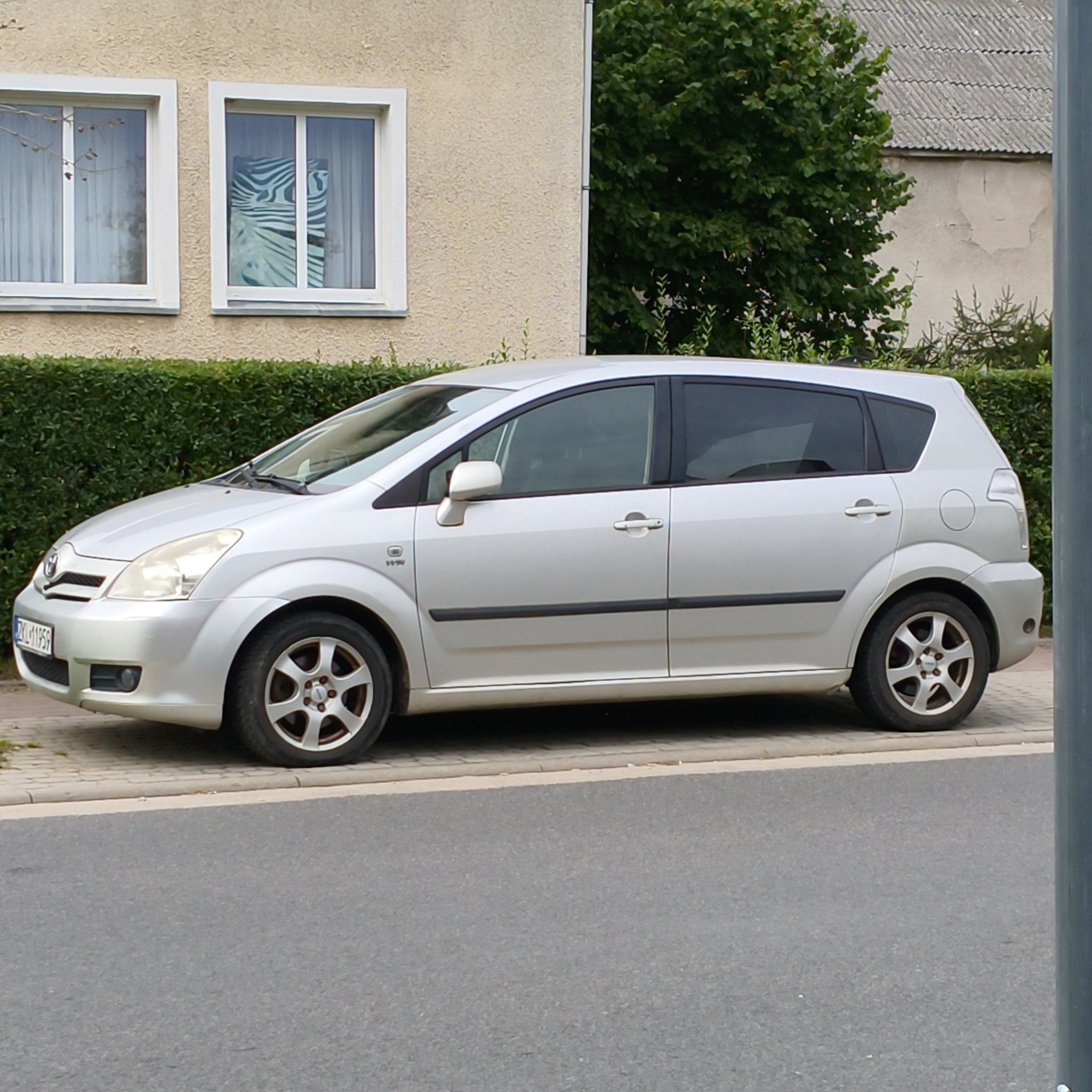 2004 Toyota Corolla Verso (R10)