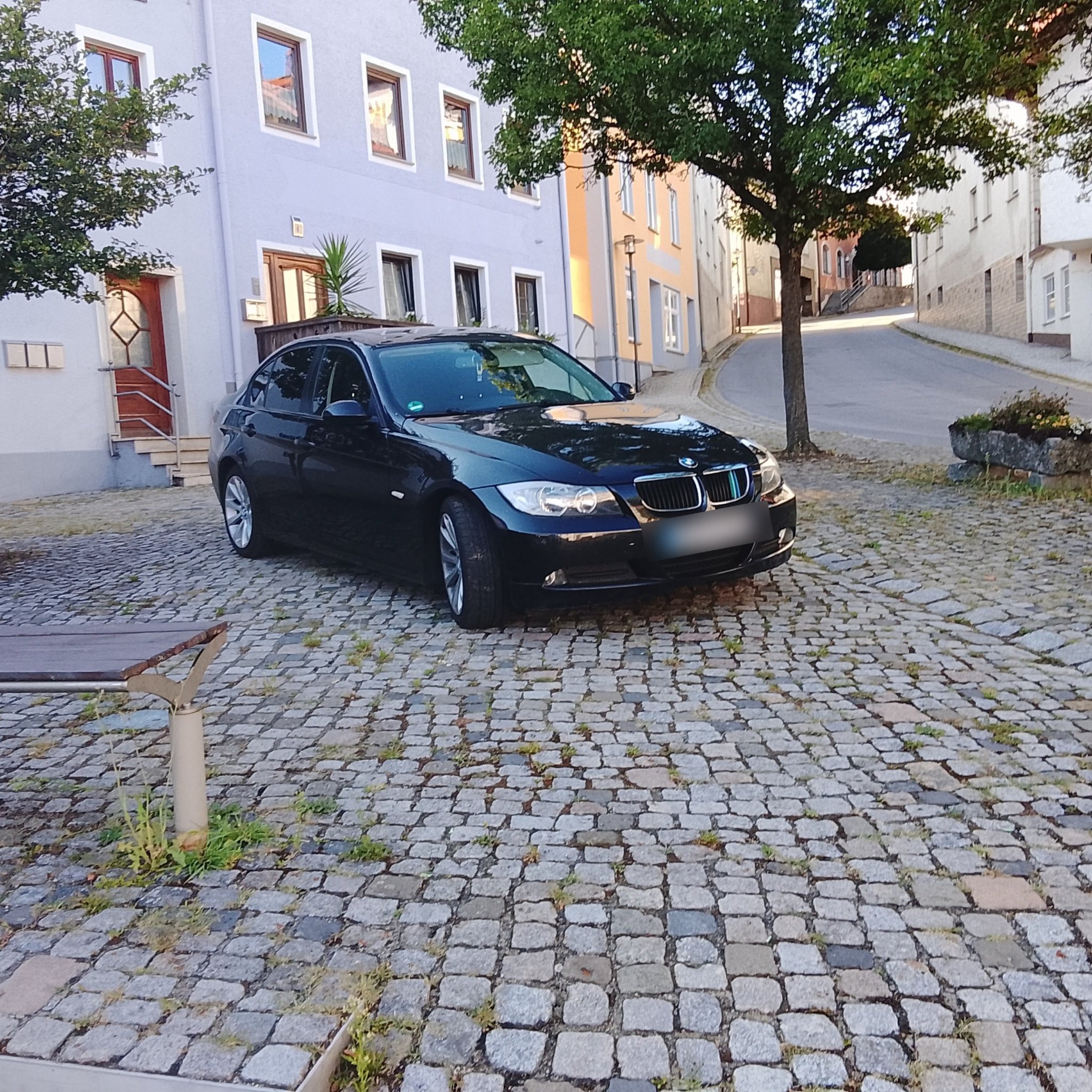 2005 BMW 3 Series (E90)