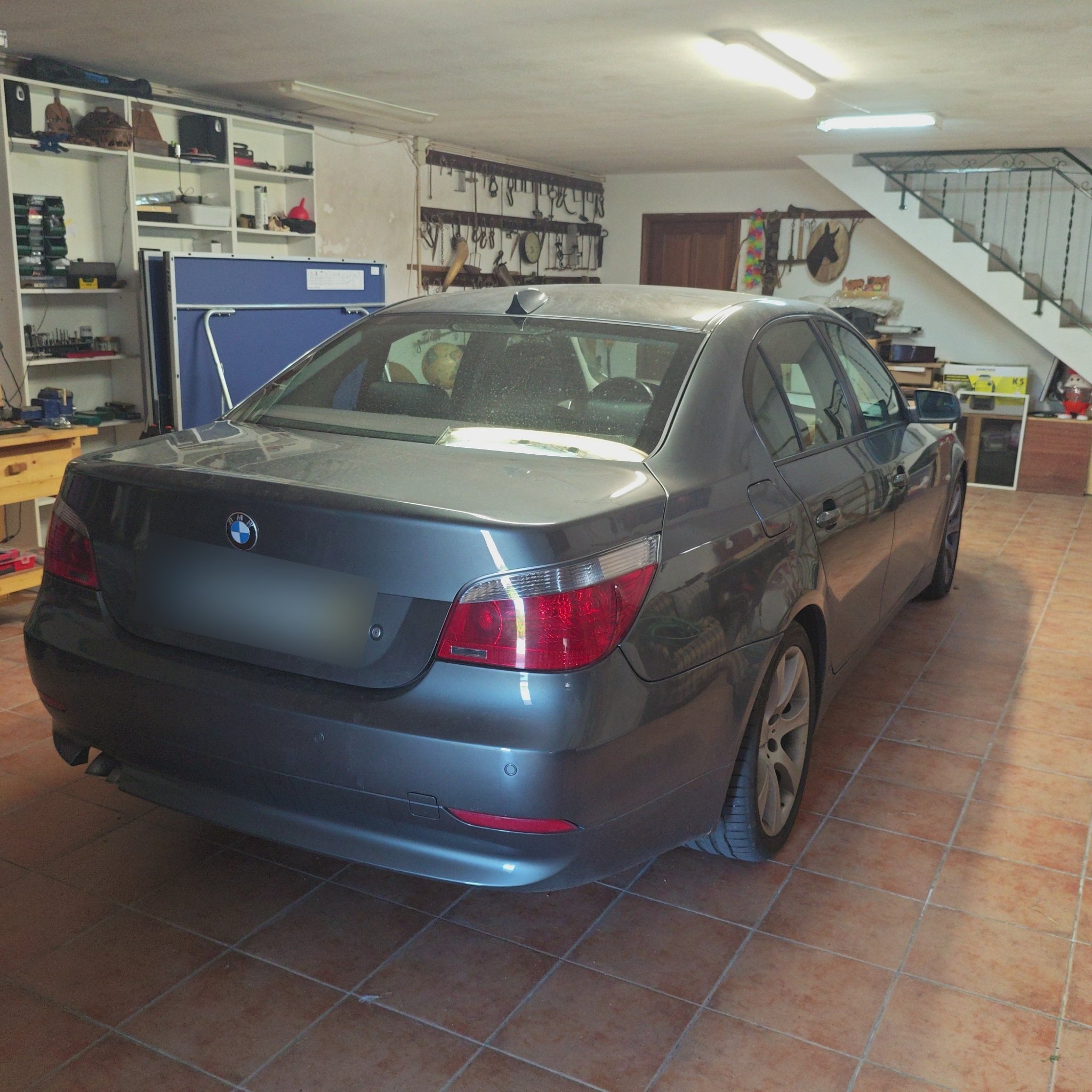 2003 BMW 5 Series (E60)