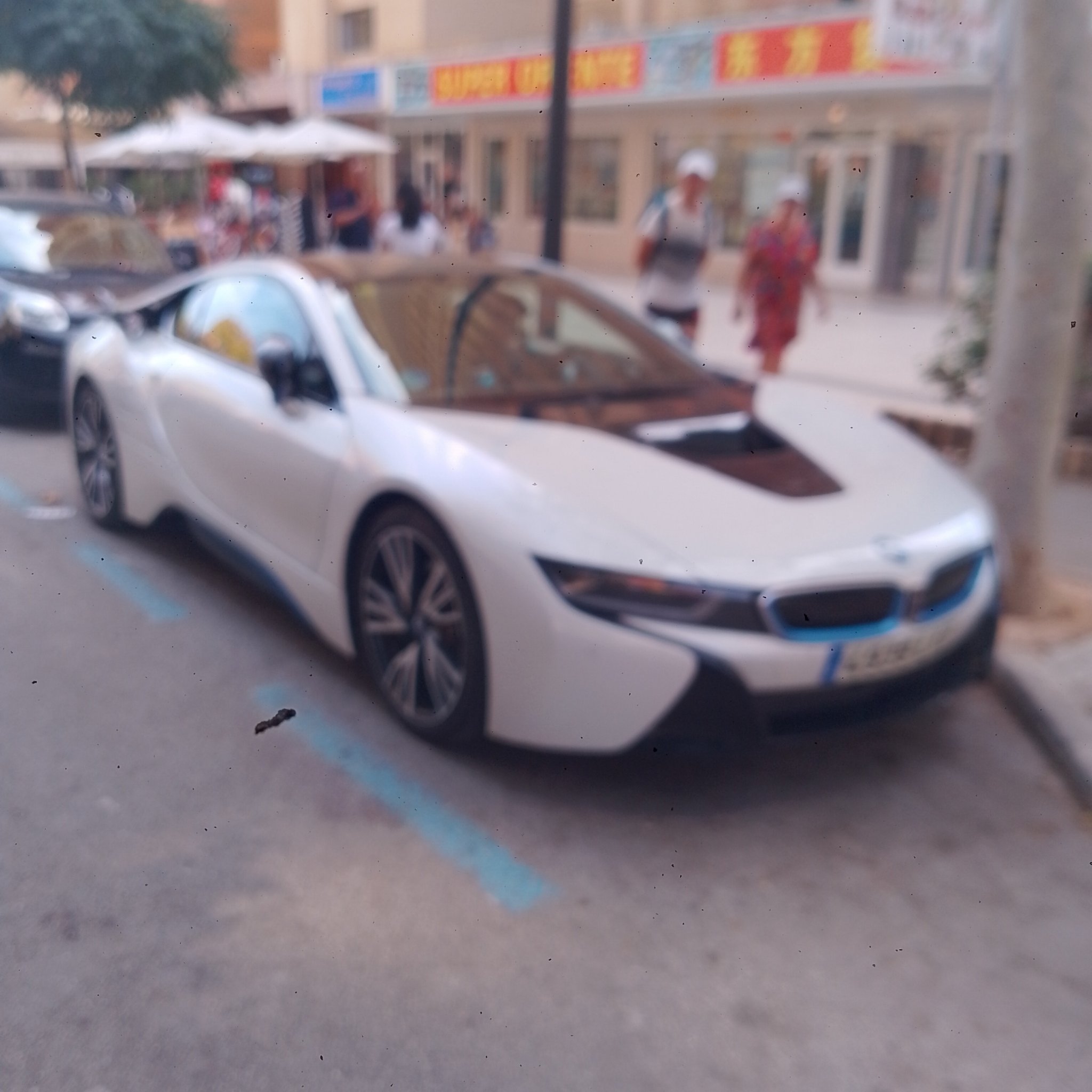 2014 BMW i8 (I12)