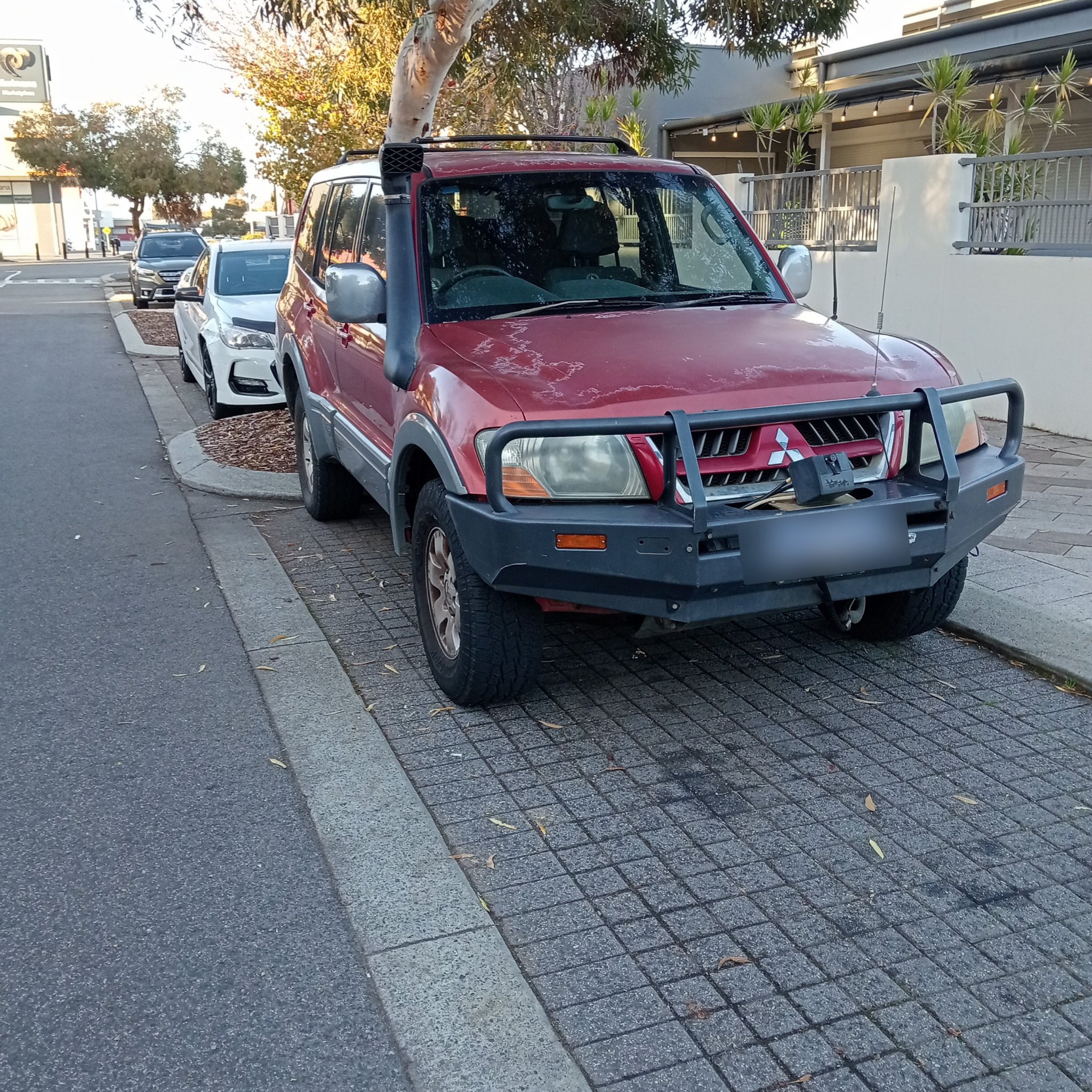 2000 Mitsubishi Pajero (NM/NP)