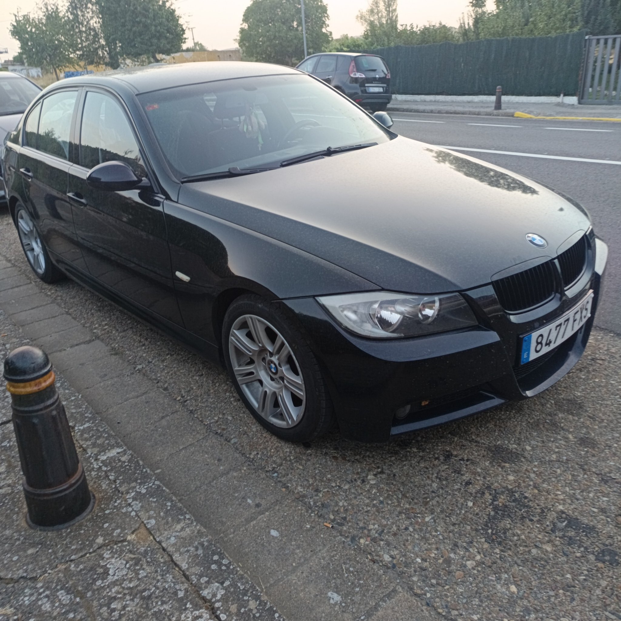 2005 BMW 3 Series (E90)