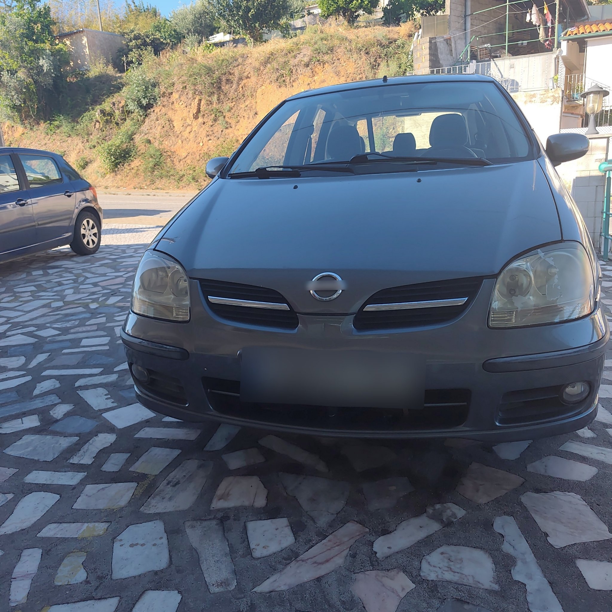 2000 Nissan Almera Tino