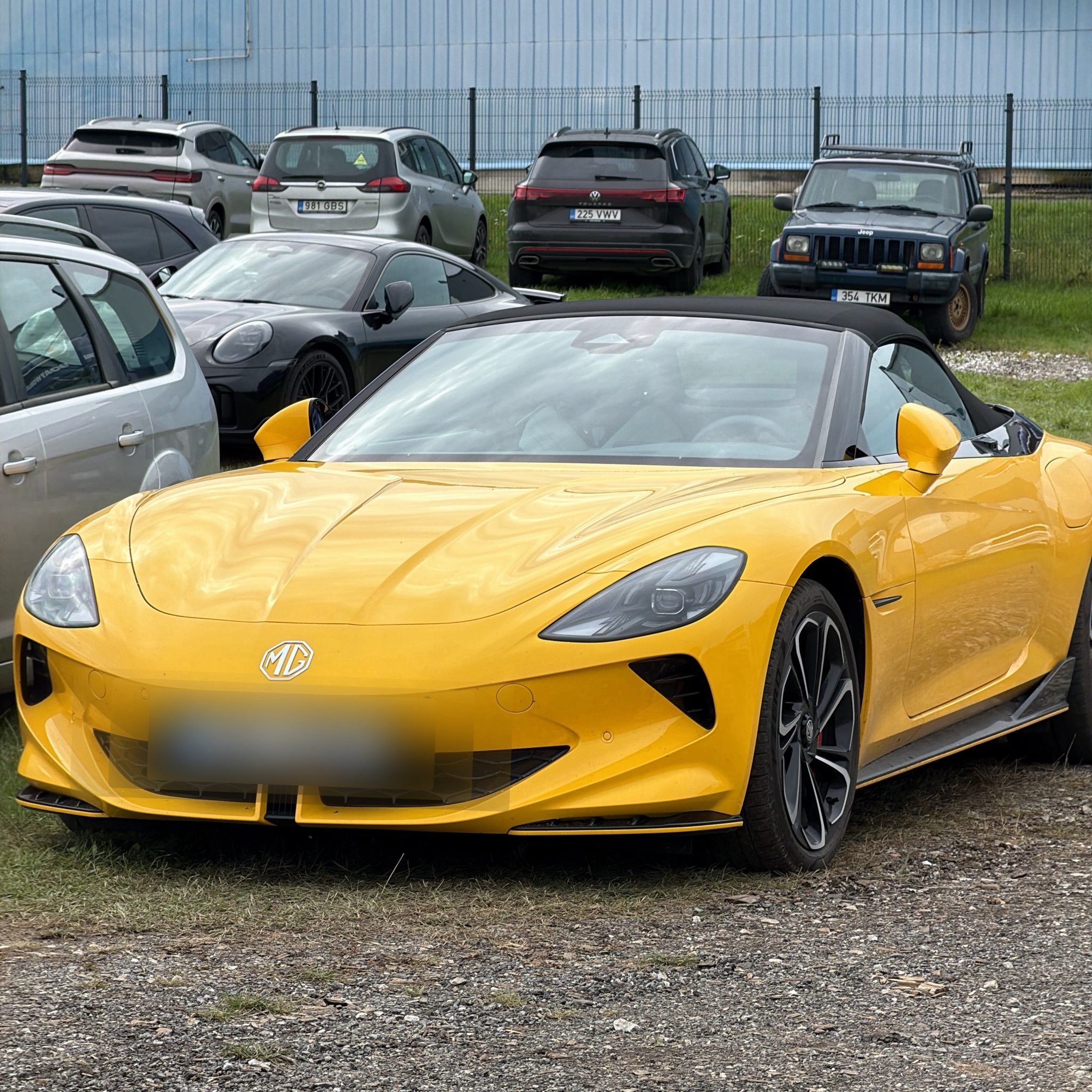 2023 MG Cyberster (J10)