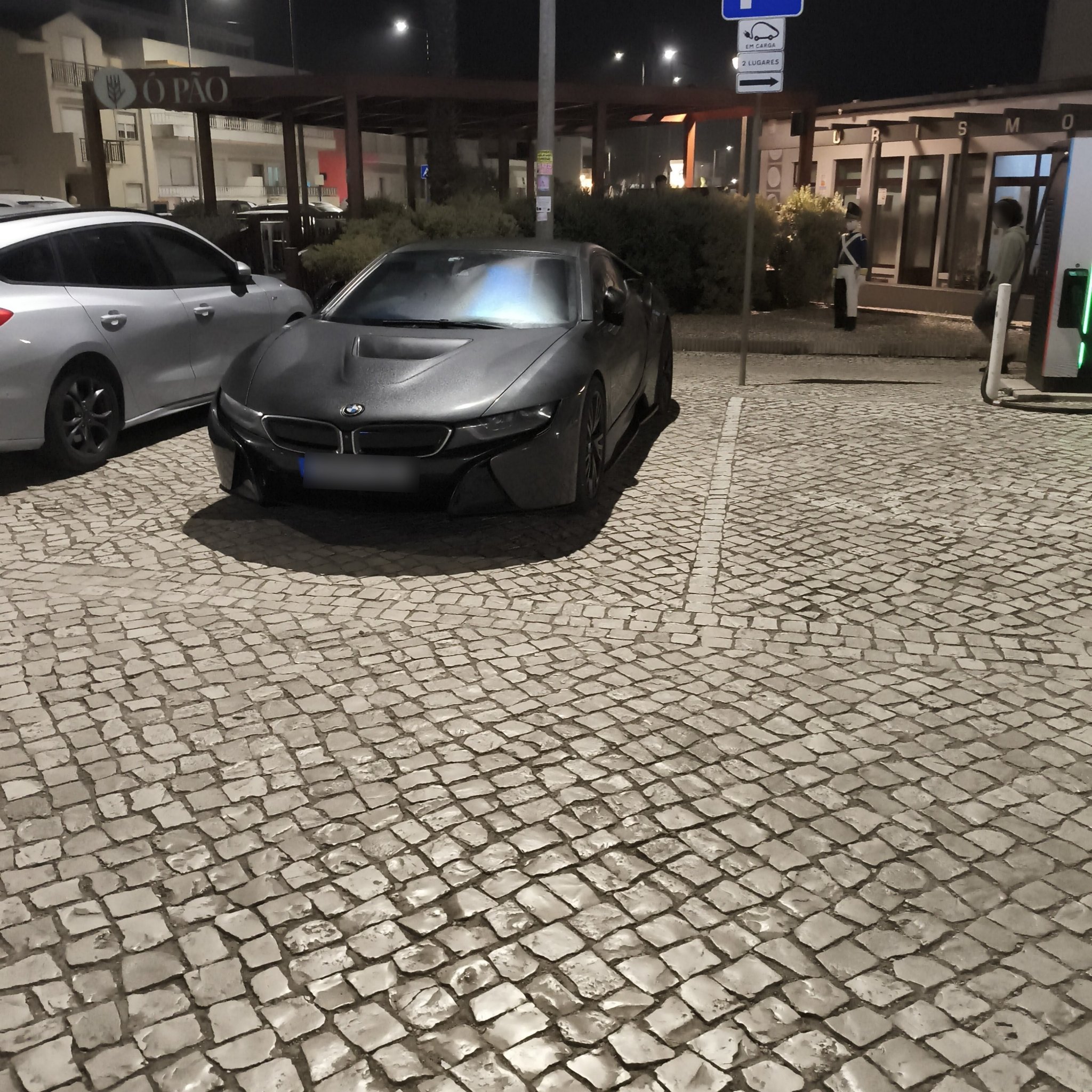 2014 BMW i8 (I12)