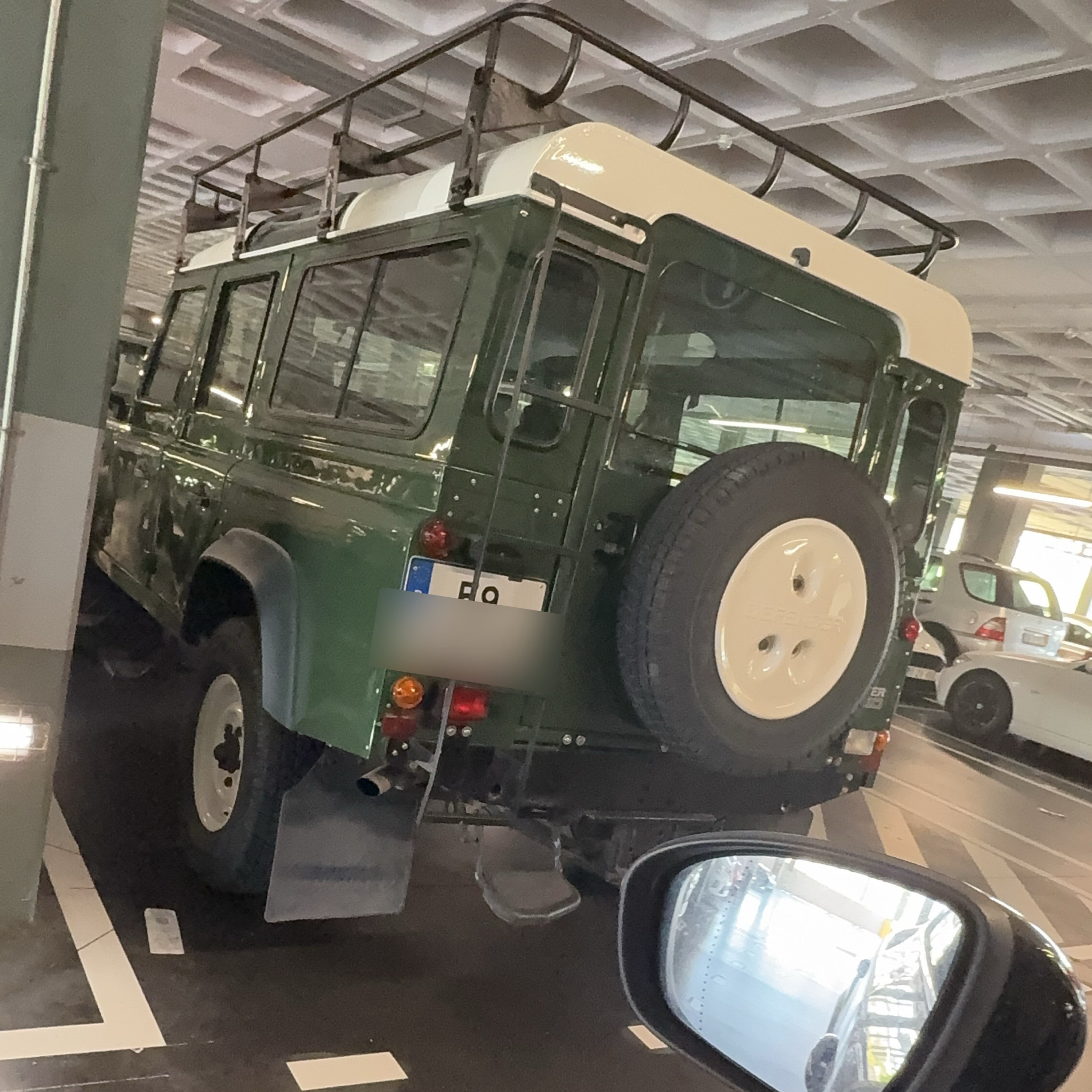 1983 Land Rover Defender (Classic) 110 Station Wagon
