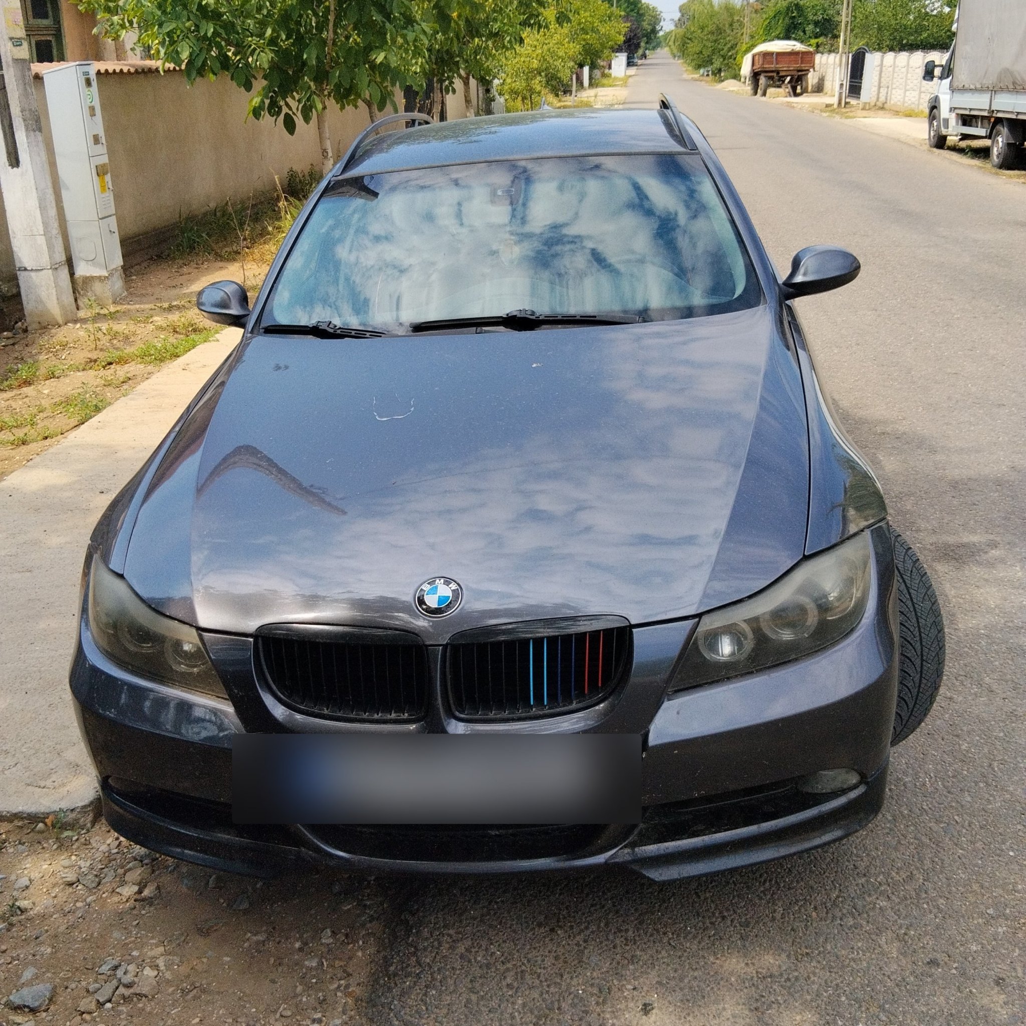 2005 BMW 3 Series (E90)