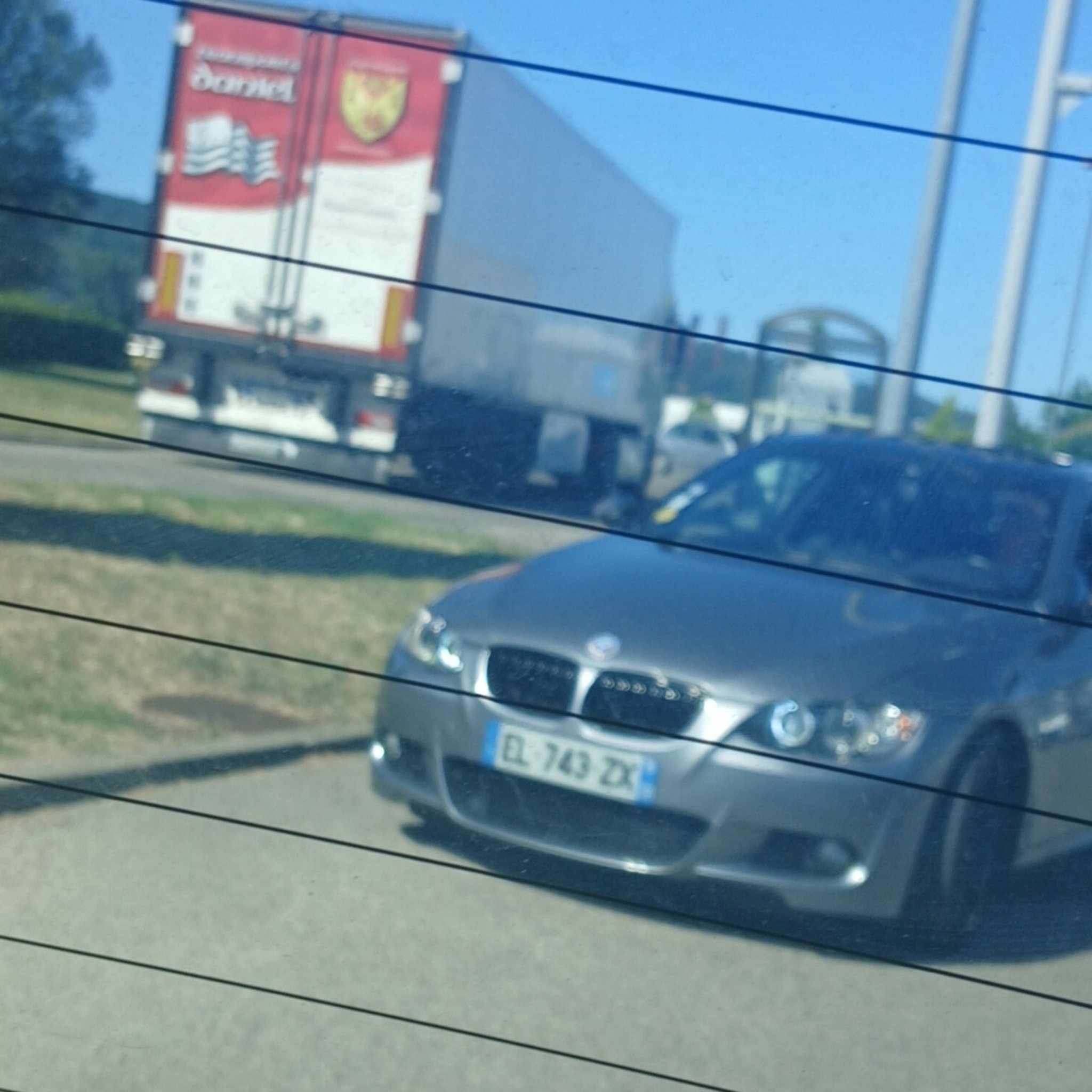 2005 BMW 3 Series (E90)