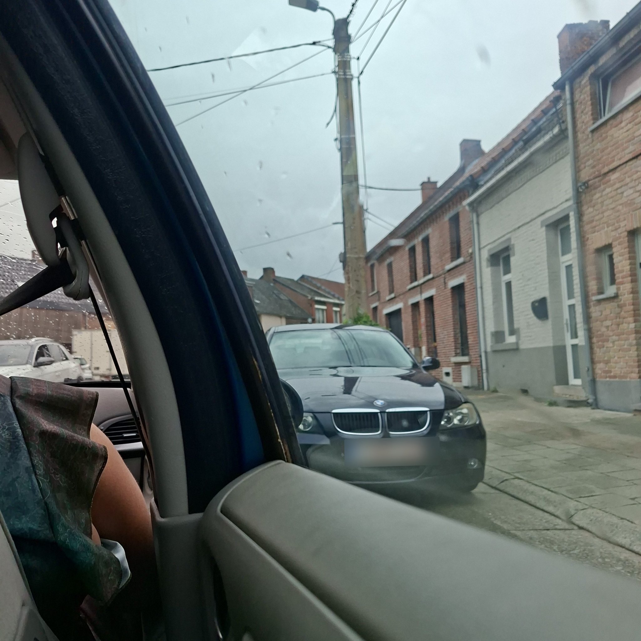 2005 BMW 3 Series (E90)