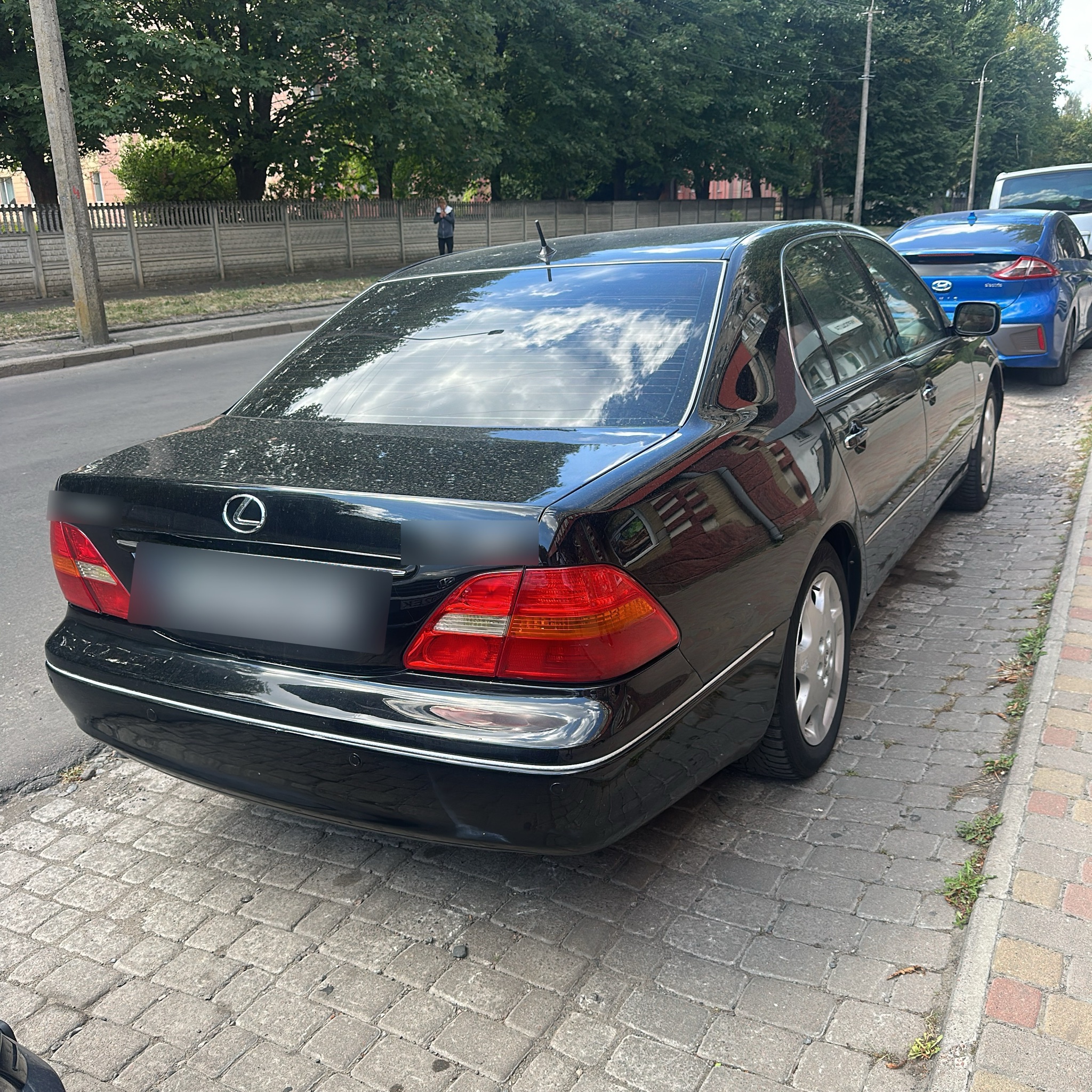 2000 Lexus LS 430 (XF30)
