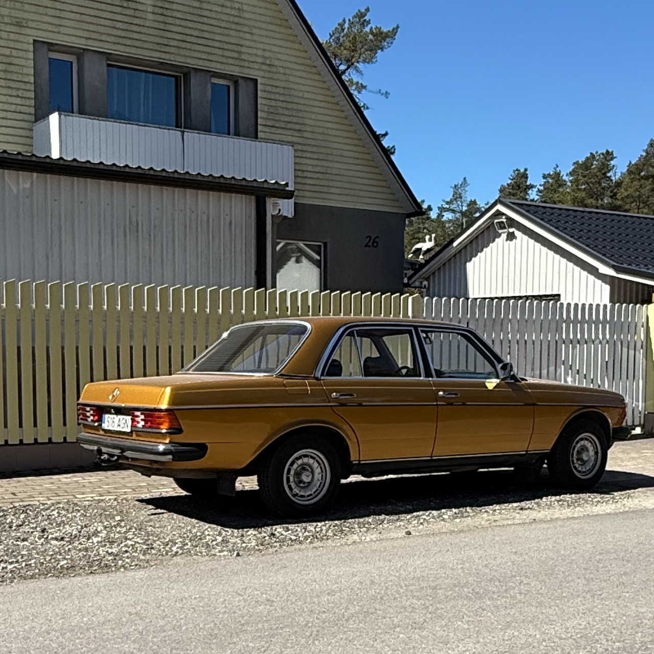 1976 Mercedes-Benz W123