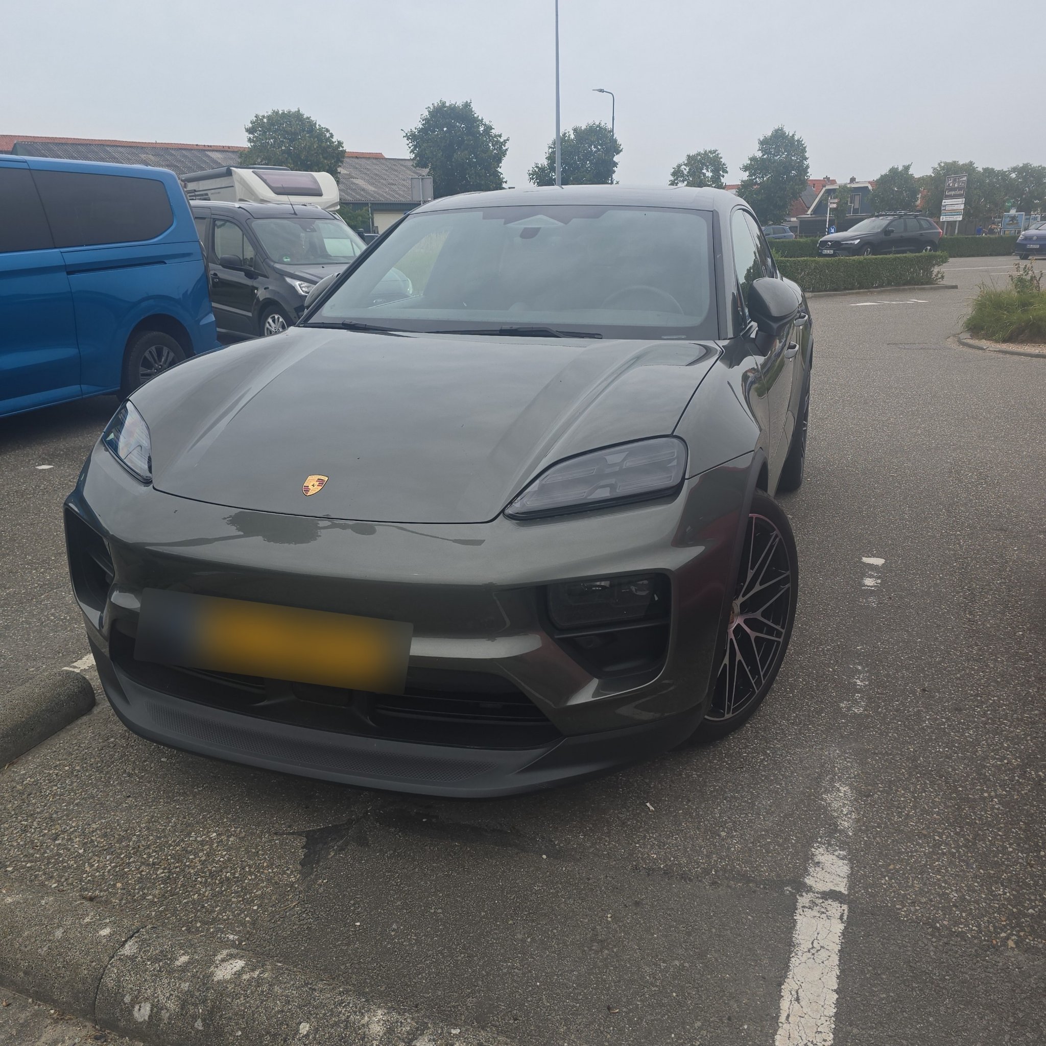 2024 Porsche Macan (J1)