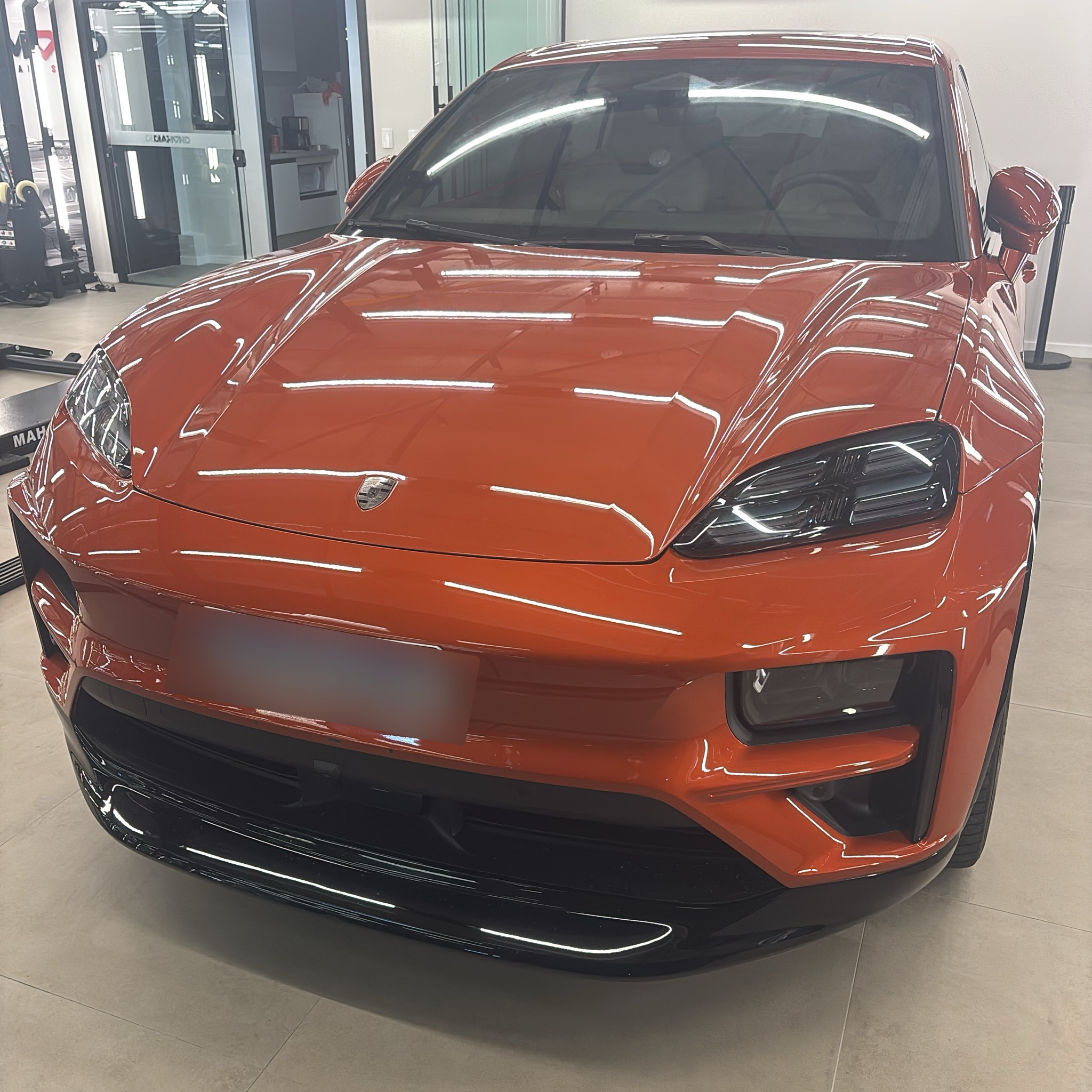 2024 Porsche Macan (95B EV) Turbo