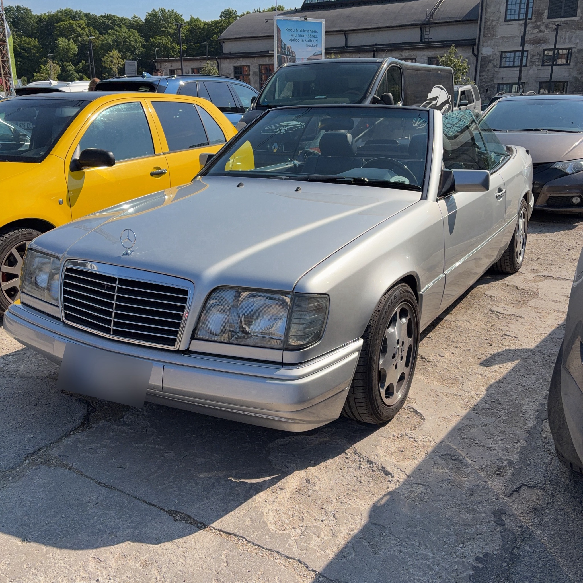 1993 Mercedes-Benz E-Class (W124) Cabriolet