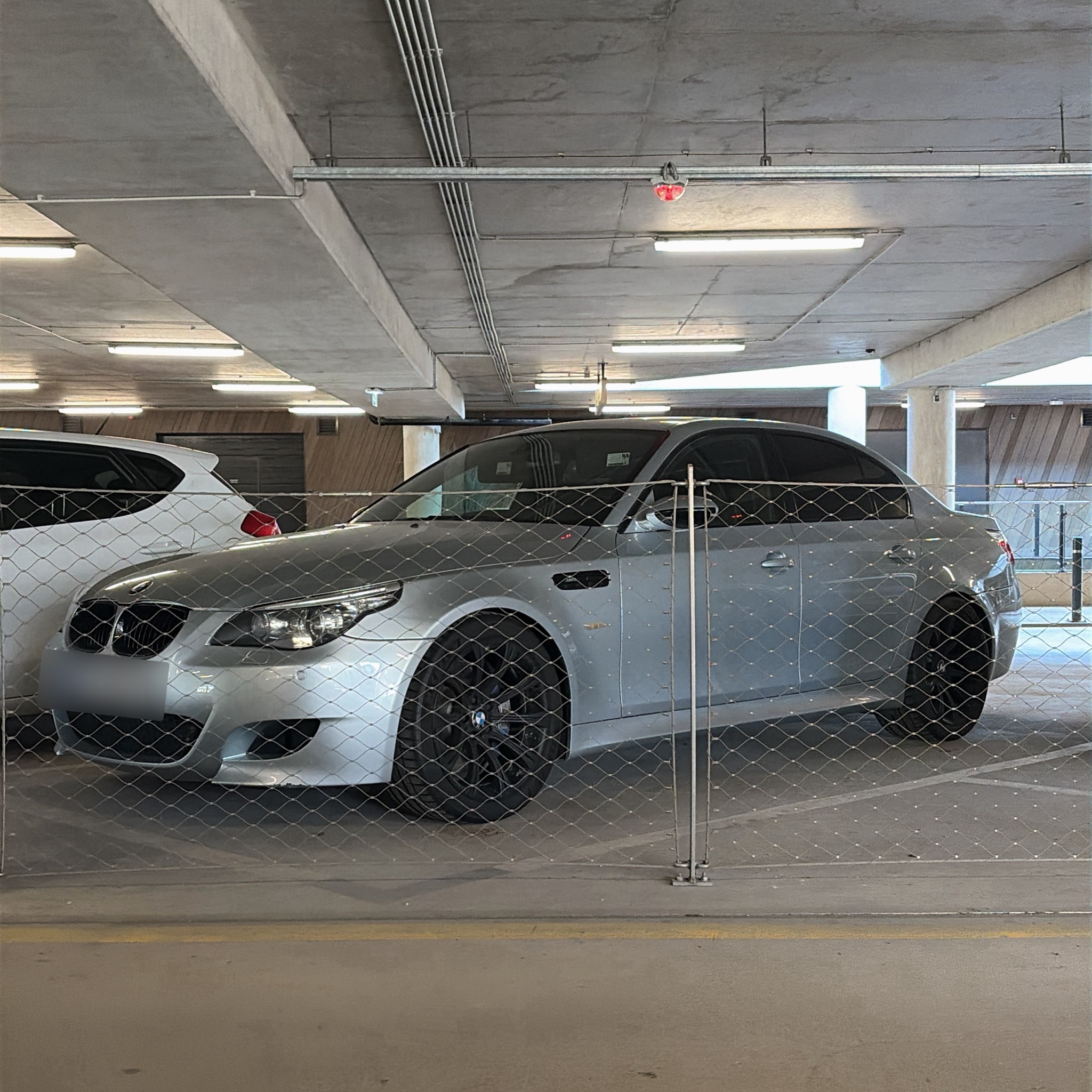 2005 BMW M5 (E60)