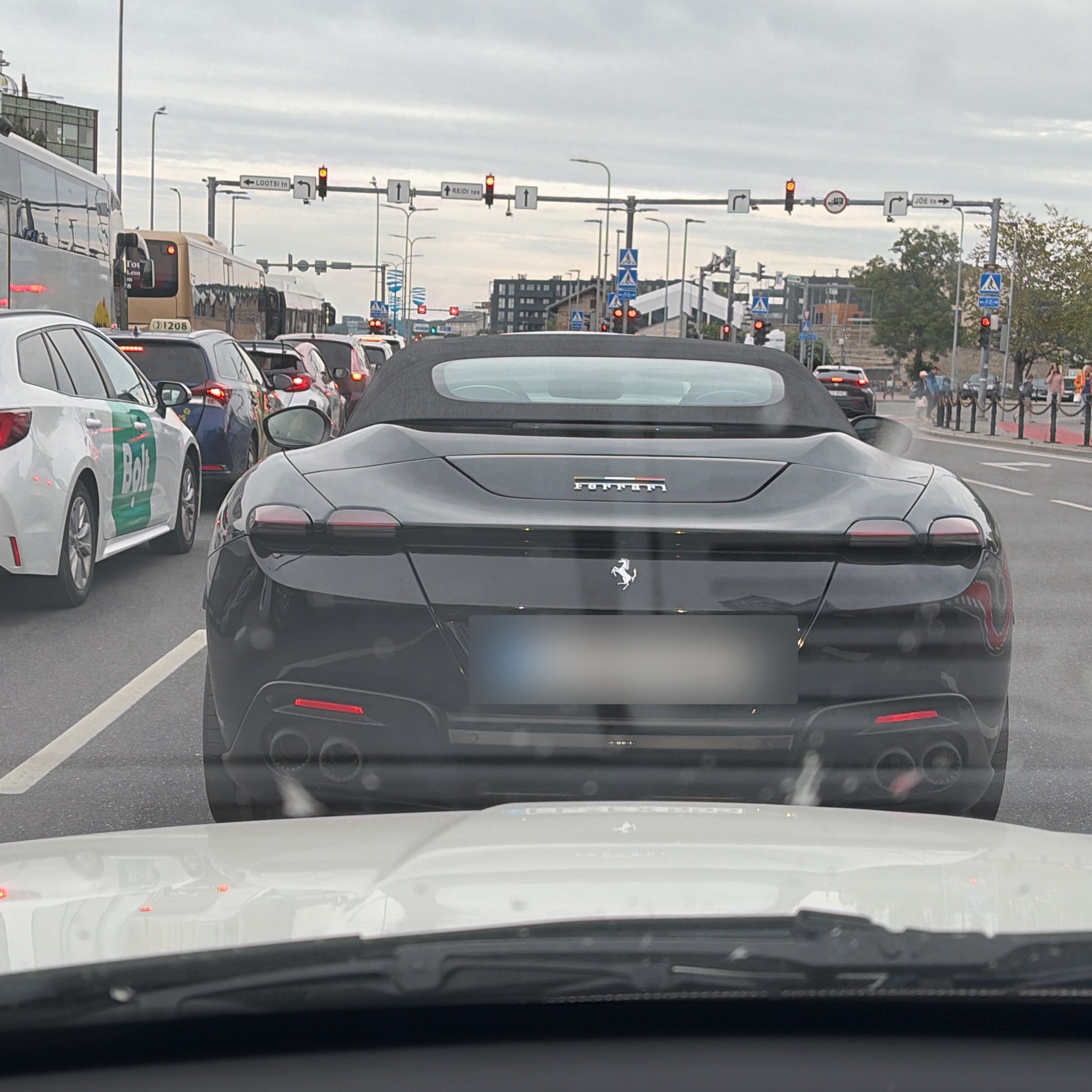 2023 Ferrari Roma Spider