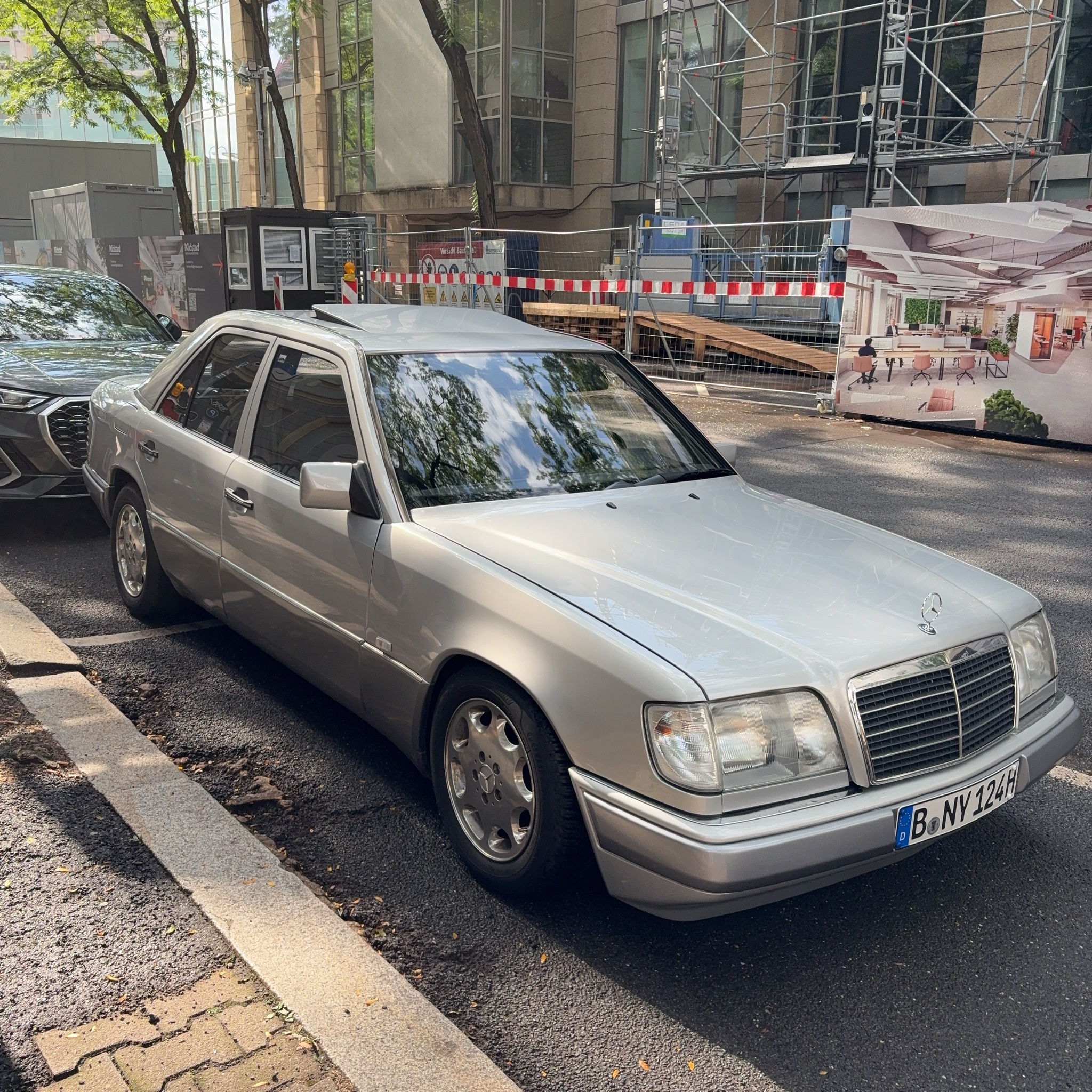 1984 Mercedes-Benz E-Class (W124)