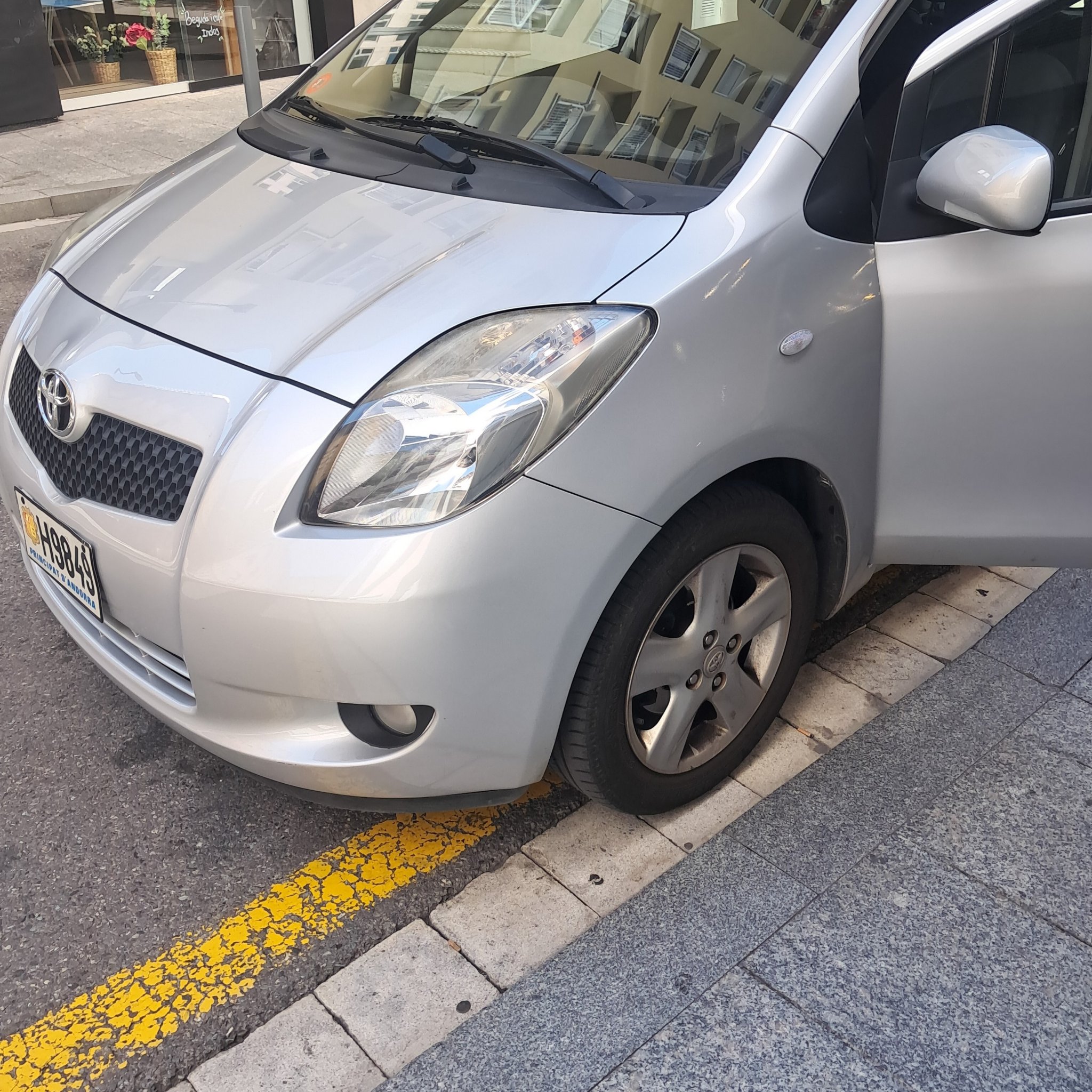 2005 Toyota Yaris (XP90)