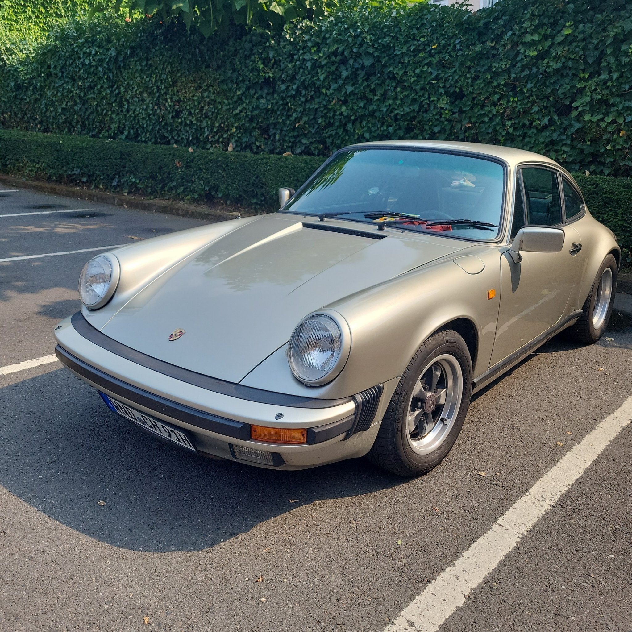 1976 Porsche 911 (G-Series) Carrera