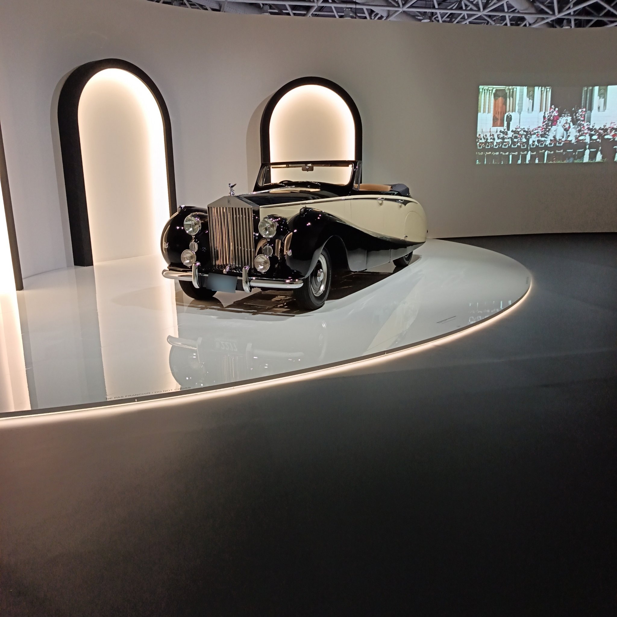 1946 Rolls-Royce Silver Wraith Drophead Coupe