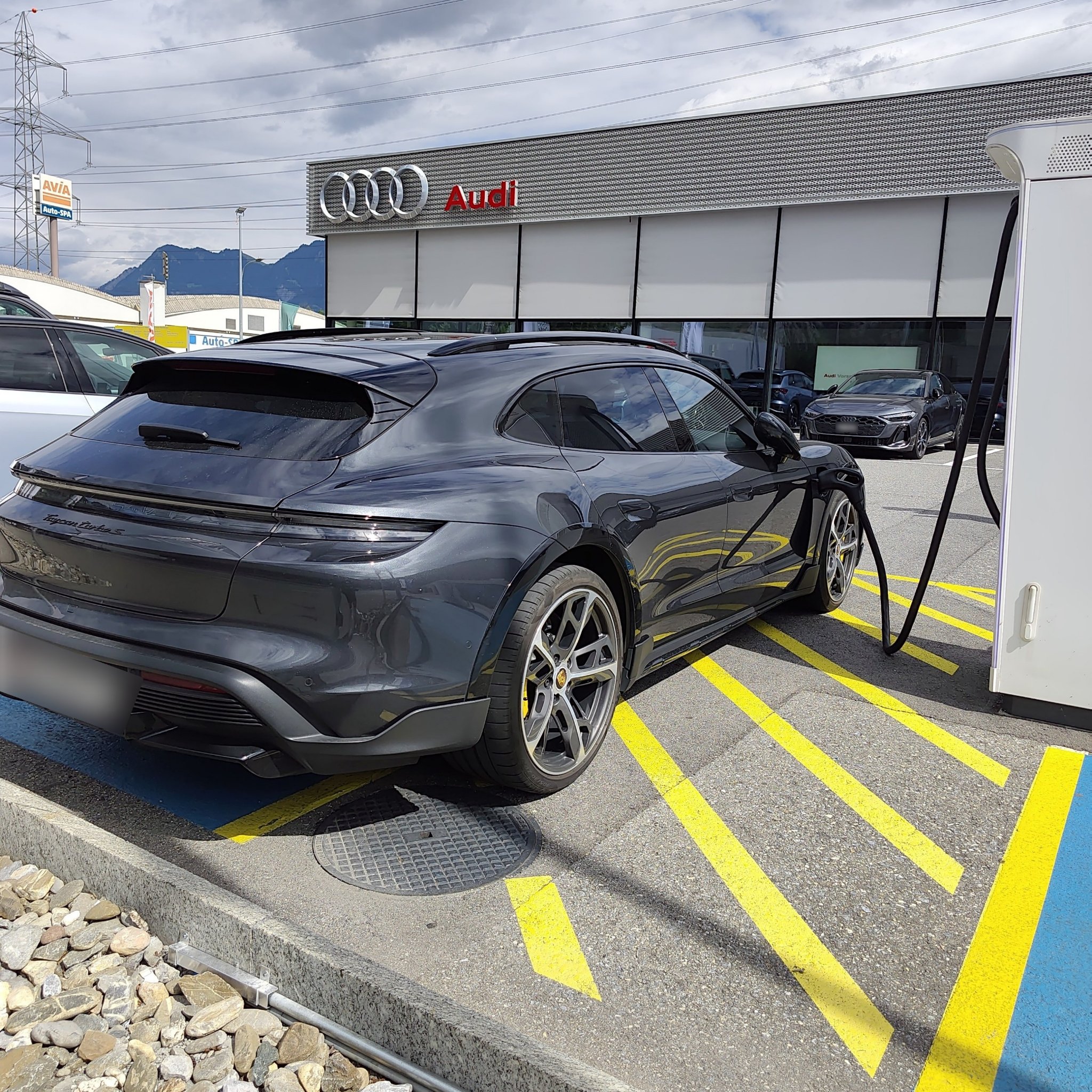2021 Porsche Taycan Turbo S Cross Turismo