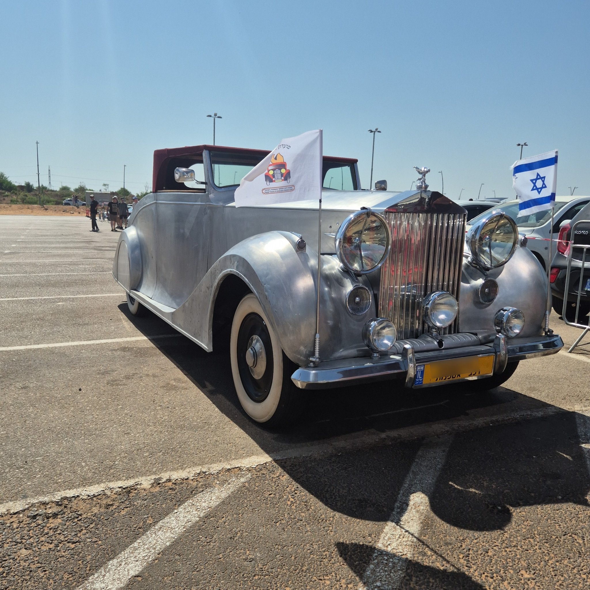 1946 Rolls-Royce Silver Wraith Drophead Coupe