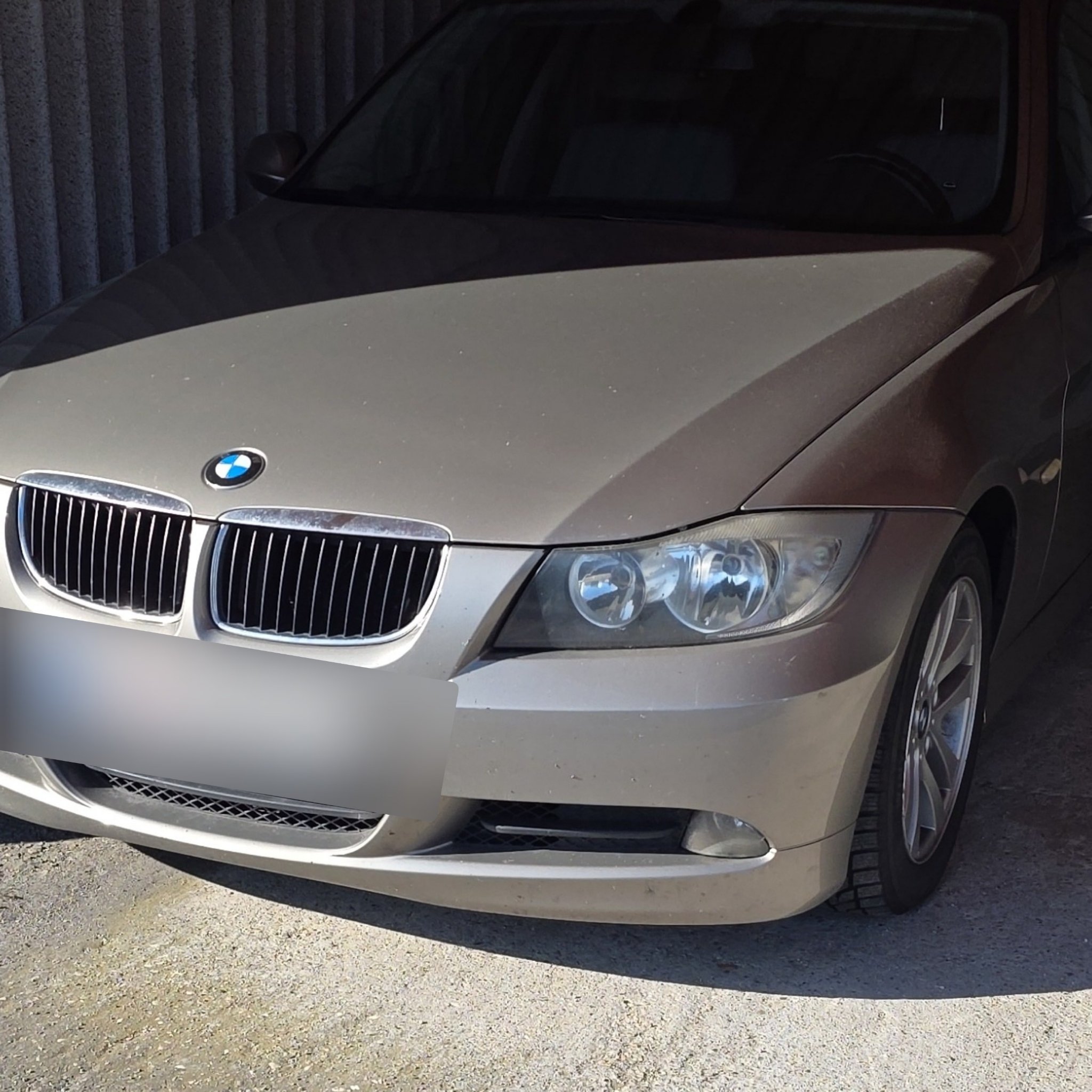 2005 BMW 3 Series (E90)