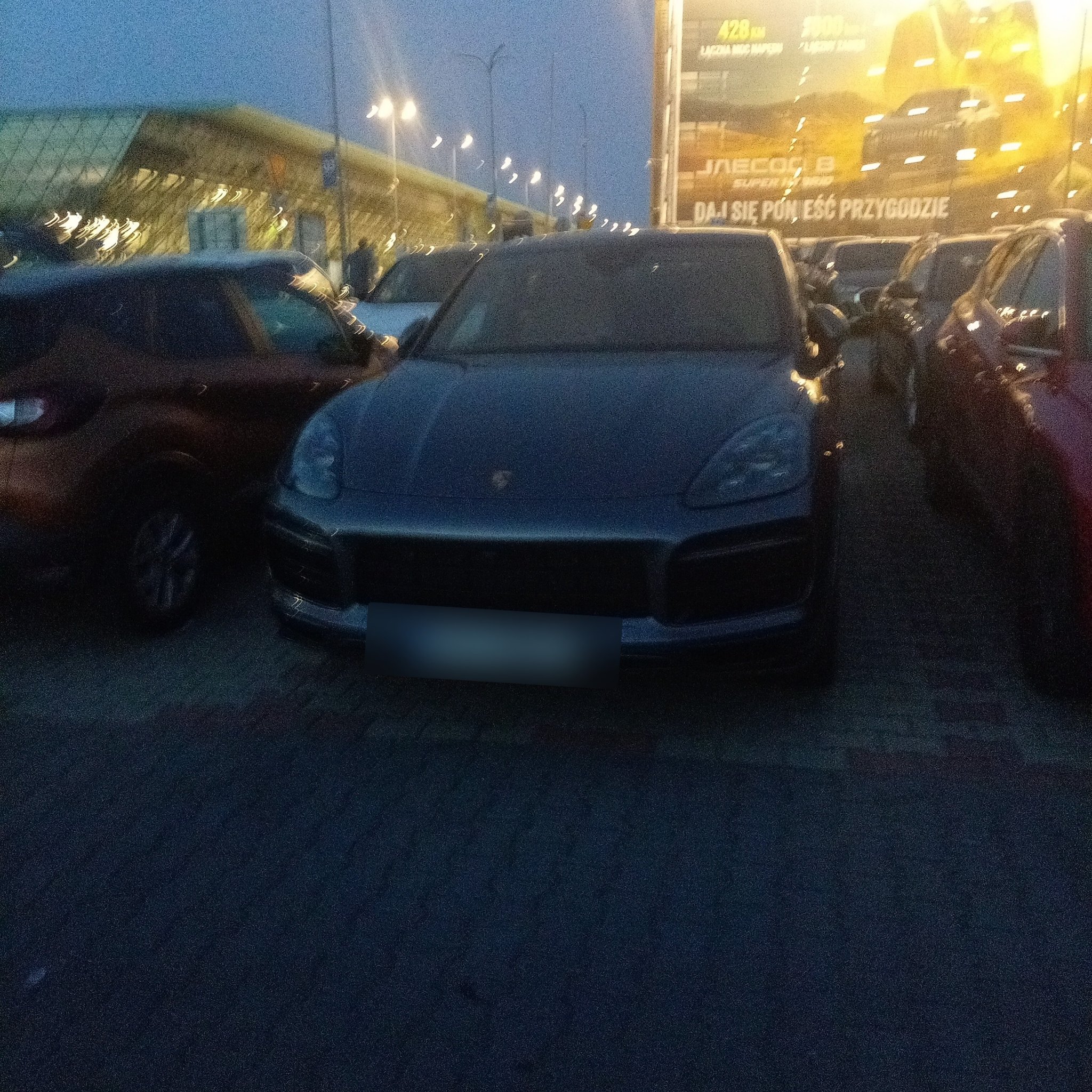 2018 Porsche Cayenne (9YA)