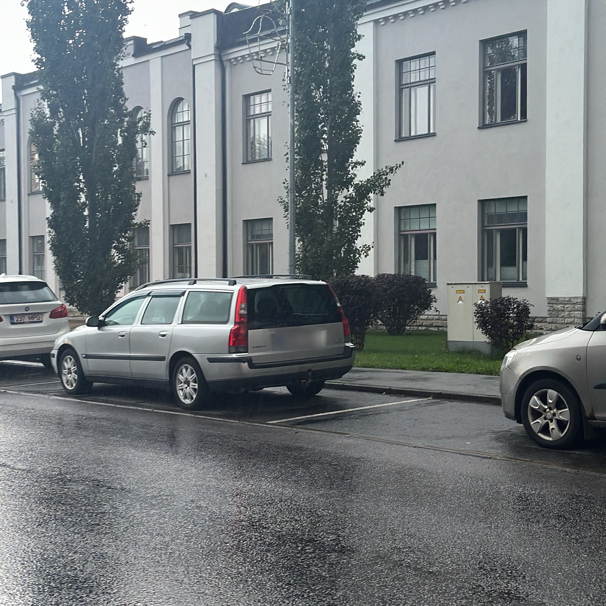 2000 Volvo V70 (P2)