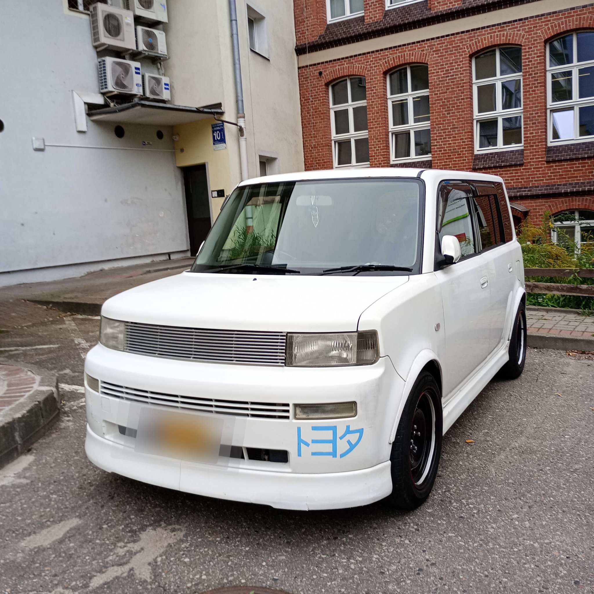 2000 Toyota bB (NCP30)